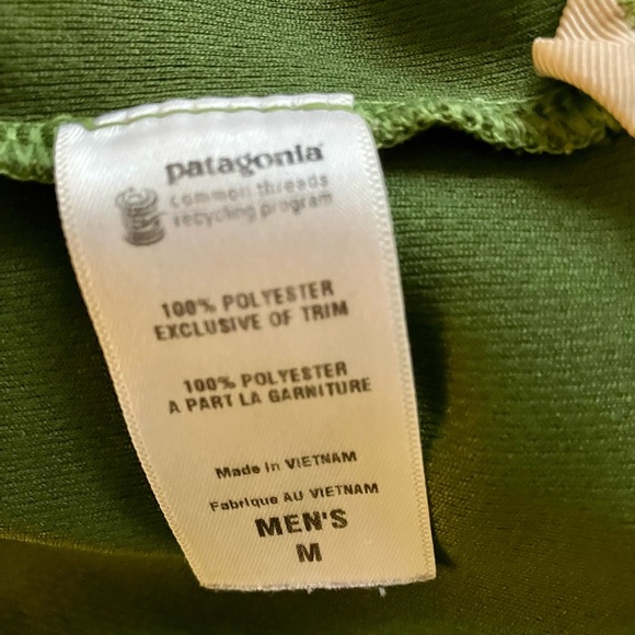 Patagonia Green Mesh Layering  Pullover Top Size Medium - Picture 6 of 7